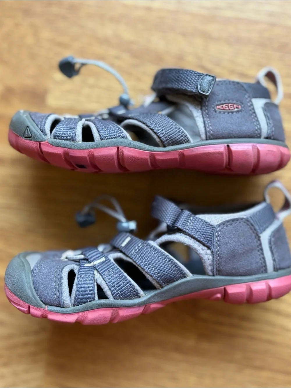 KEEN Kids Girls Sandals Gray Pink Hiking Play Durable Gorpcore Outdoors Sz 11